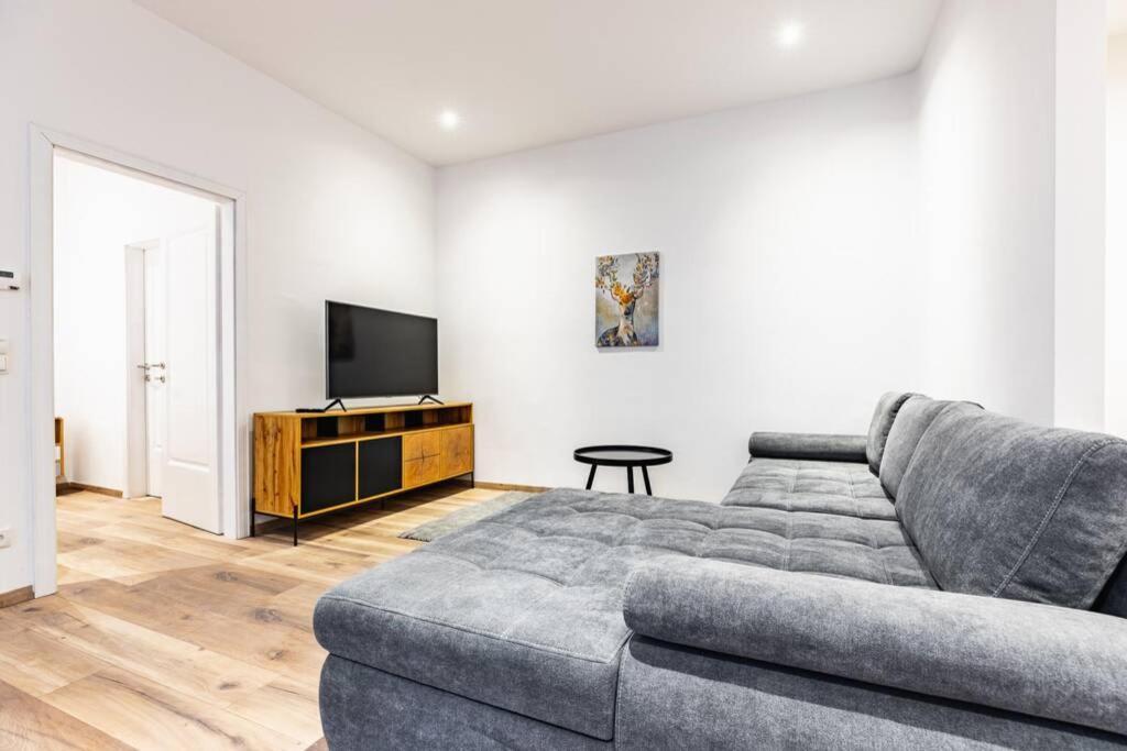 Modern Apartment Next To Subway Station Wien Exterior foto