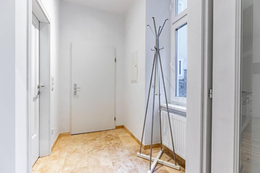 Modern Apartment Next To Subway Station Wien Exterior foto
